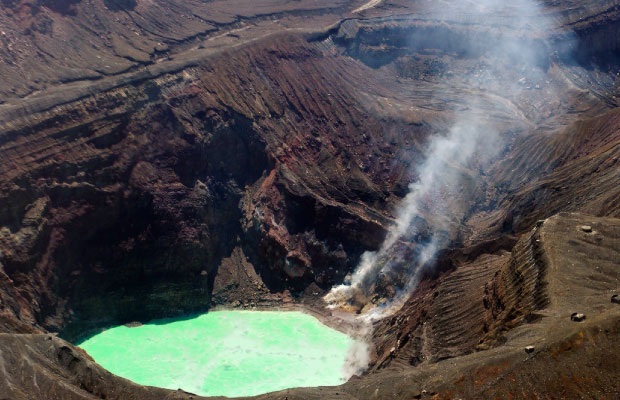 Aso Nakadake crater